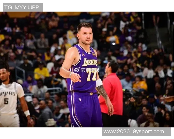 名嘴自我反驳夏季言论湖人前景逆转球员变动引发争议与戏剧性转折 名嘴自我反驳夏季言论湖人前景逆转球员变动引发争议与戏剧性转折